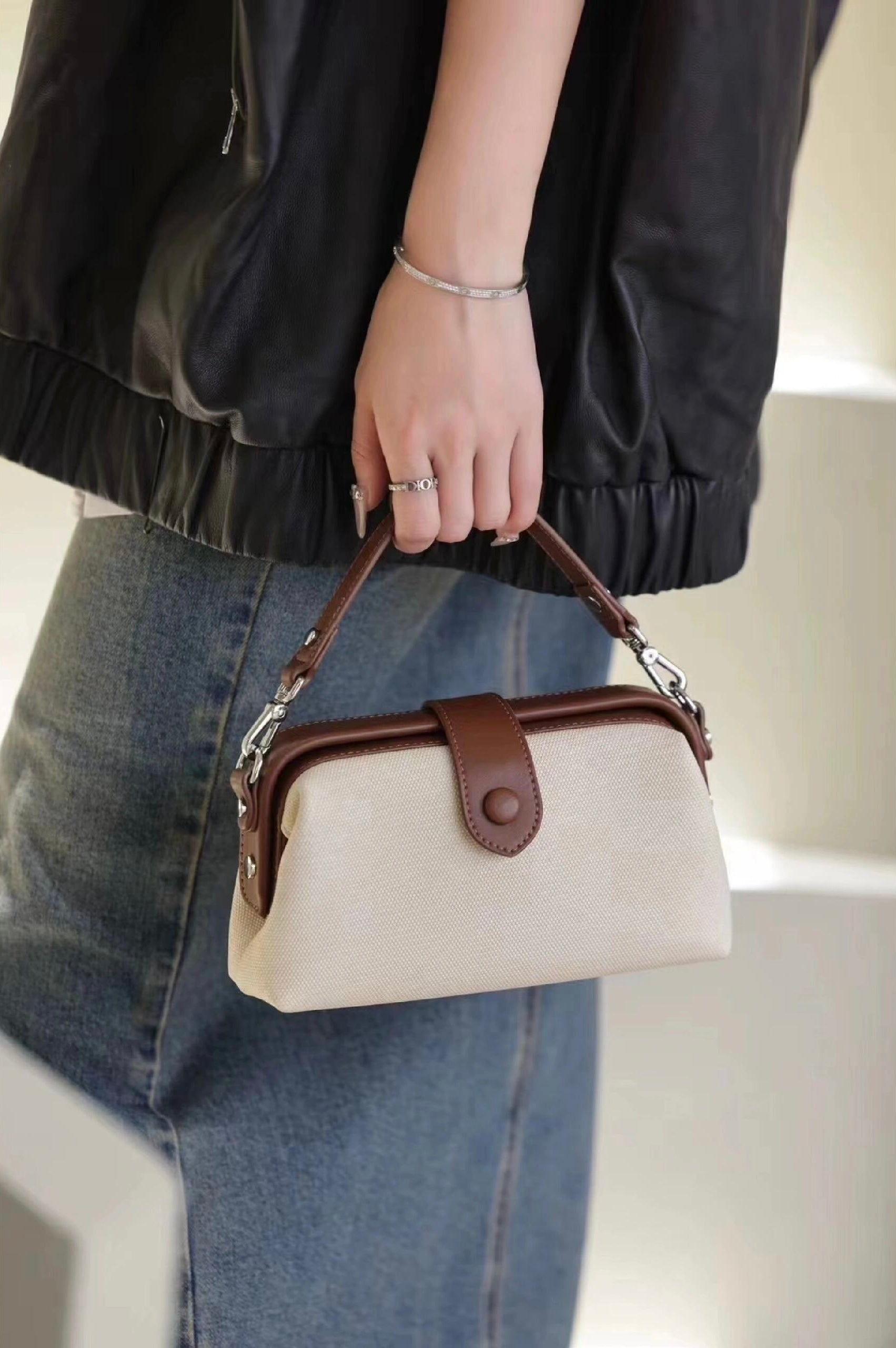 #218 ELARA Arcus Doctor Bag