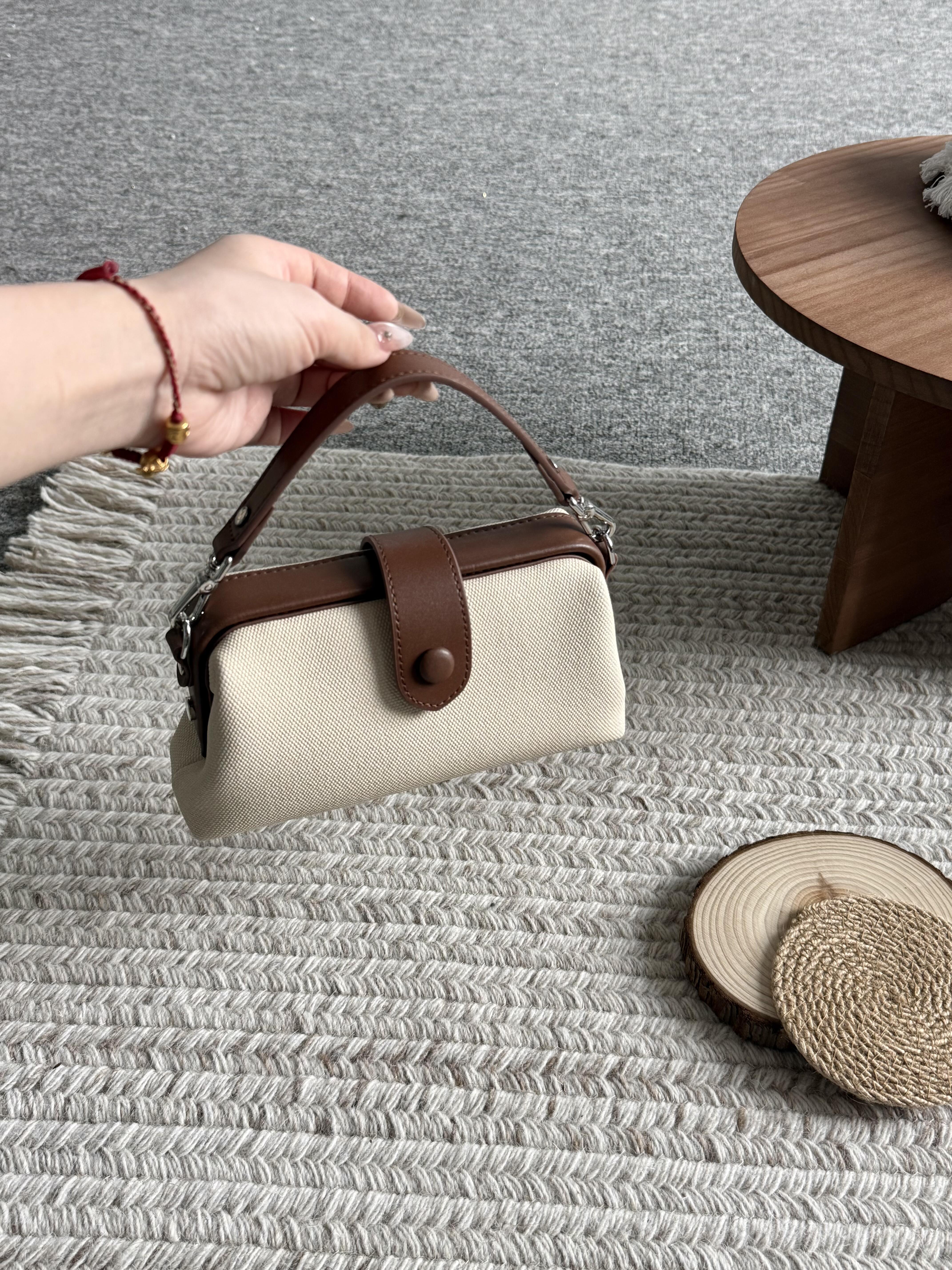 #218 ELARA Arcus Doctor Bag