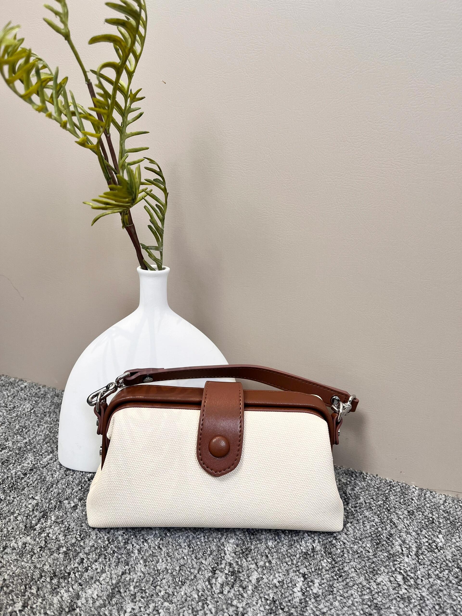 #218 ELARA Arcus Doctor Bag
